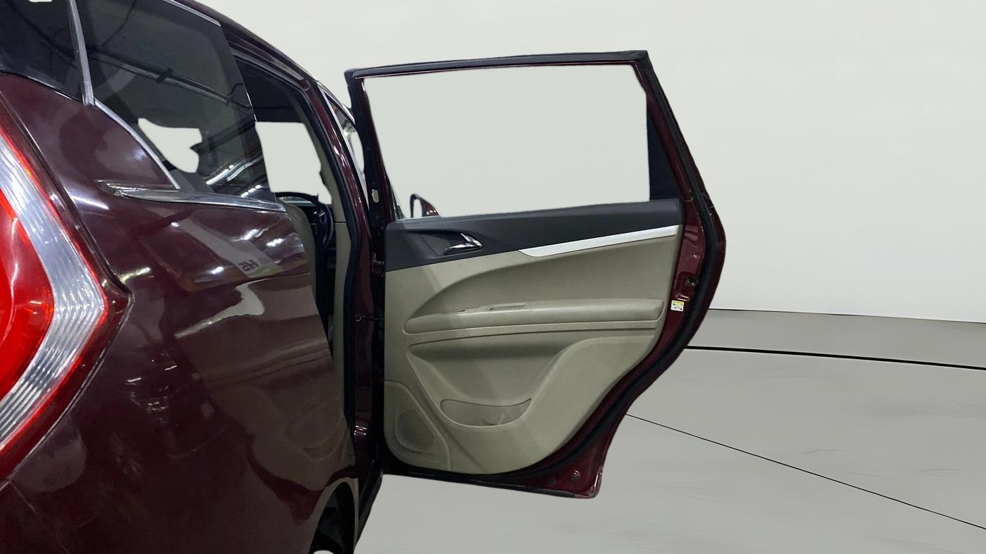 2018 Mahindra MARAZZO M8 7 STR, Diesel, Manual, 1,15,412 km, RHS Rear Door
