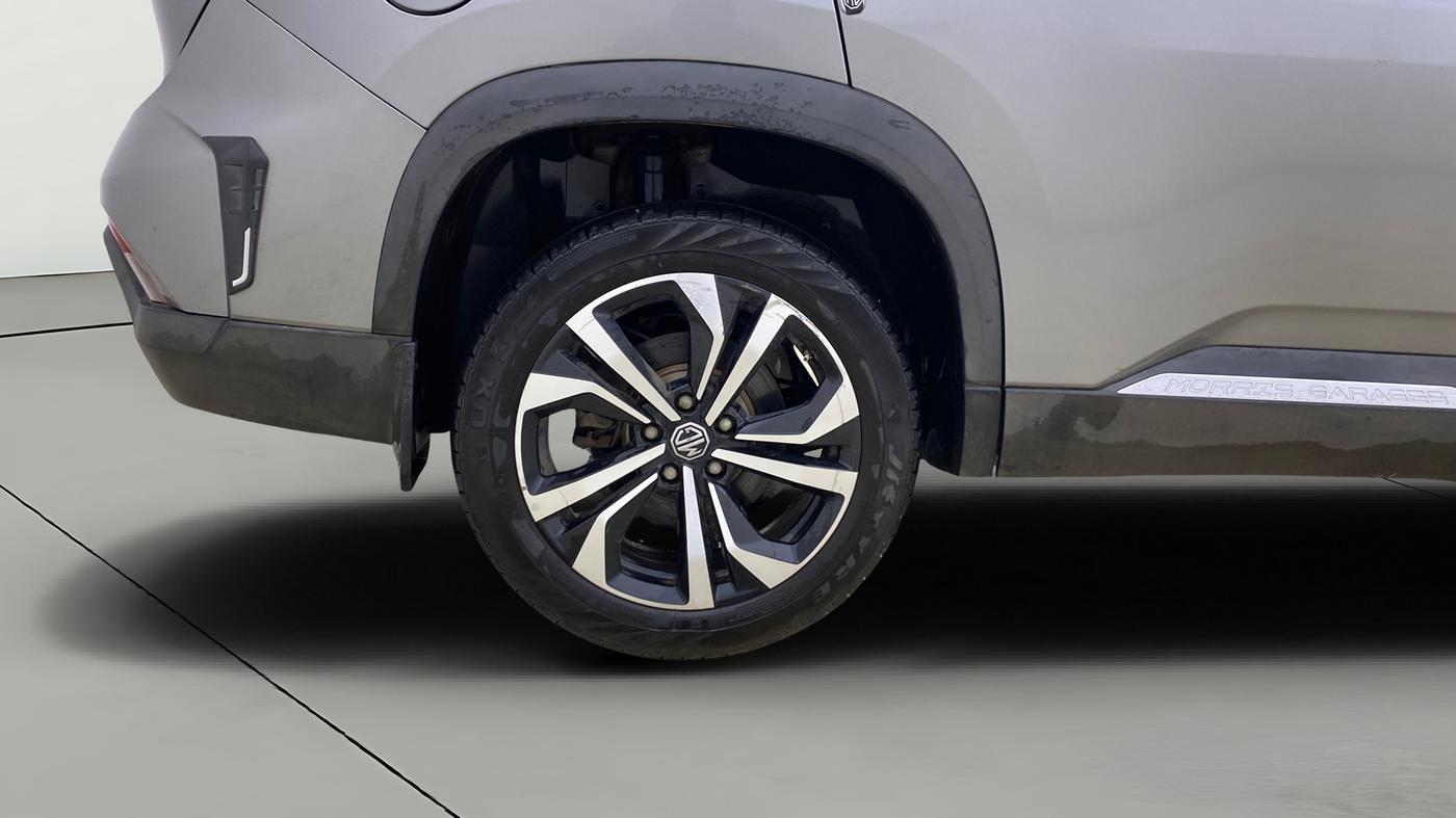 2024 MG HECTOR SAVVY PRO 1.5 TURBO CVT PETROL, Petrol, Automatic, 40,013 km, Right Rear Wheel