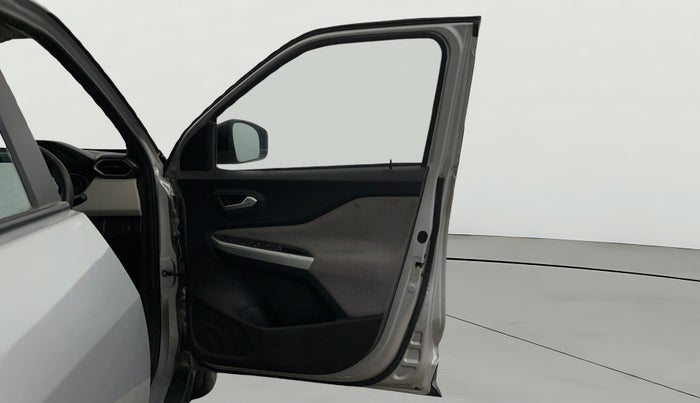 2021 Nissan MAGNITE XL, Petrol, Manual, 20,293 km, RHS Front Door