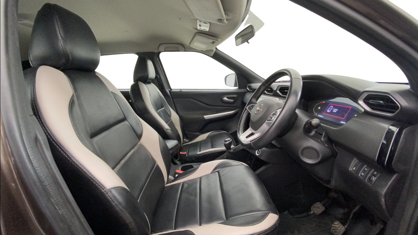 2022 Nissan MAGNITE XV PREMIUM TURBO, Petrol, Manual, 43,335 km, Right Side Front Door Cabin