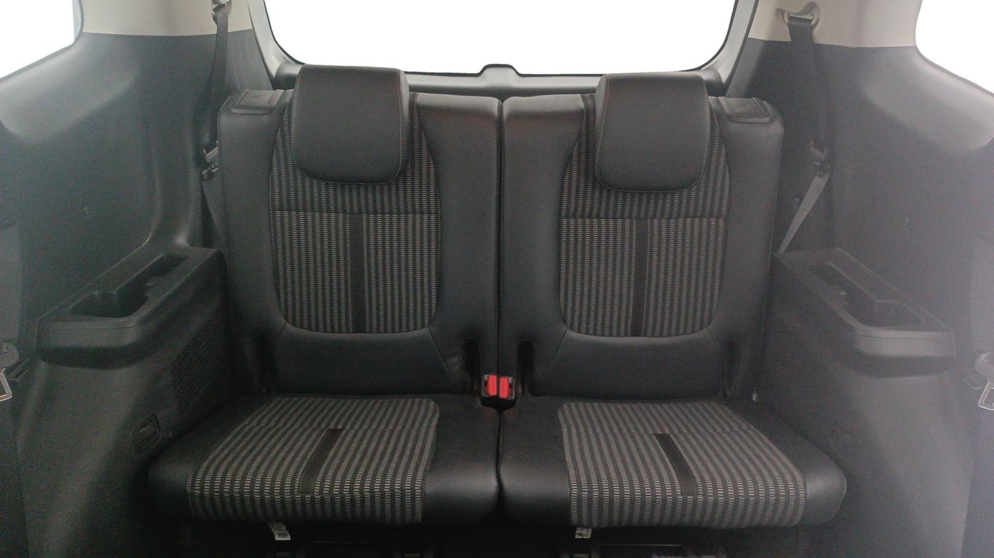 2024 KIA CARENS PRESTIGE 1.5 PETROL 7 STR, Petrol, Manual, 25,102 km, Third Seat Row ( optional )