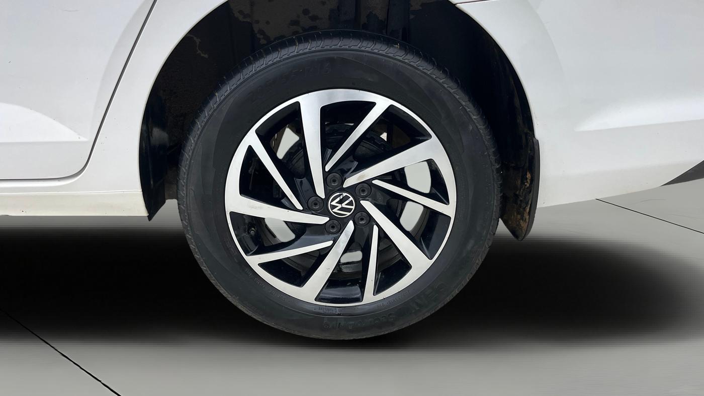 2023 Volkswagen VIRTUS TOPLINE TSI 1.0 MT, Petrol, Manual, 30,202 km, Left Rear Wheel