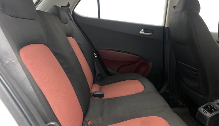 2016 Hyundai Grand i10 1.2 SPORTZ PRIME EDITION VTVT, Petrol, Manual, 68,576 km, Right Side Rear Door Cabin