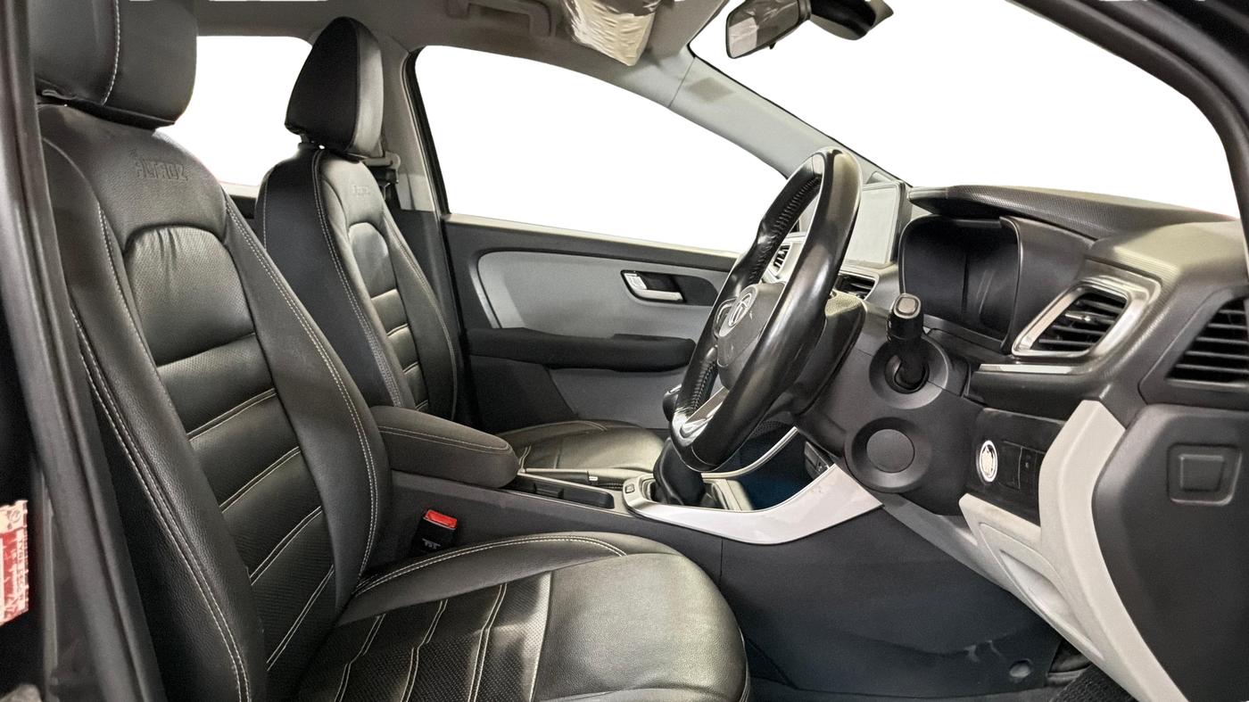 2021 Tata ALTROZ XZ PETROL, Petrol, Manual, 44,927 km, Right Side Front Door Cabin