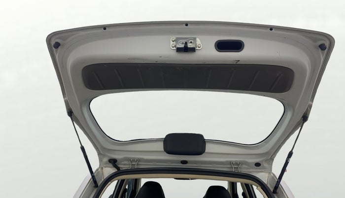 2016 Hyundai i10 SPORTZ 1.1, Petrol, Manual, 53,551 km, Boot Door Open