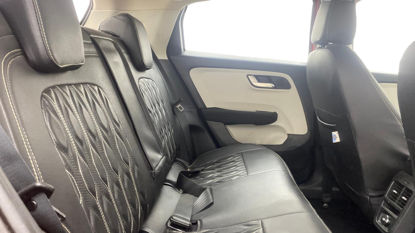 2023 Tata ALTROZ XZ PETROL, Petrol, Manual, 10,186 km, Right Side Rear Door Cabin