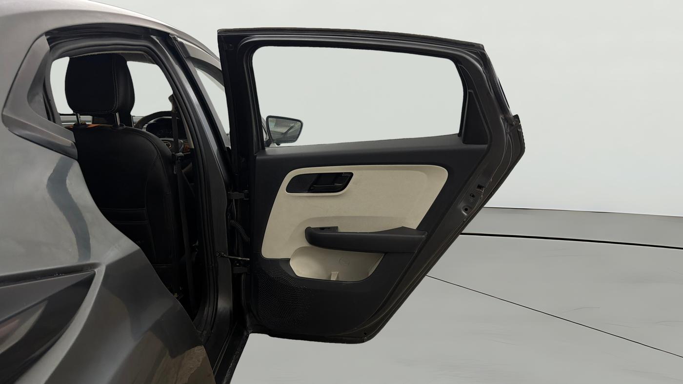2021 Tata ALTROZ XT PETROL, Petrol, Manual, 92,863 km, RHS Rear Door
