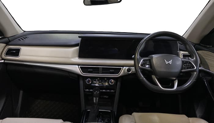 2021 Mahindra XUV700 AX 7 LUXURY D AT 7 STR, Diesel, Automatic, 54,384 km, Dashboard
