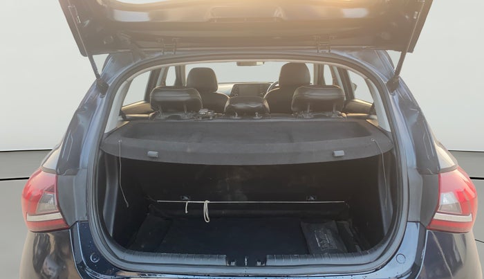 2023 Hyundai NEW I20 SPORTZ 1.2 MT, Petrol, Manual, 39,600 km, Boot Open Zoomed View