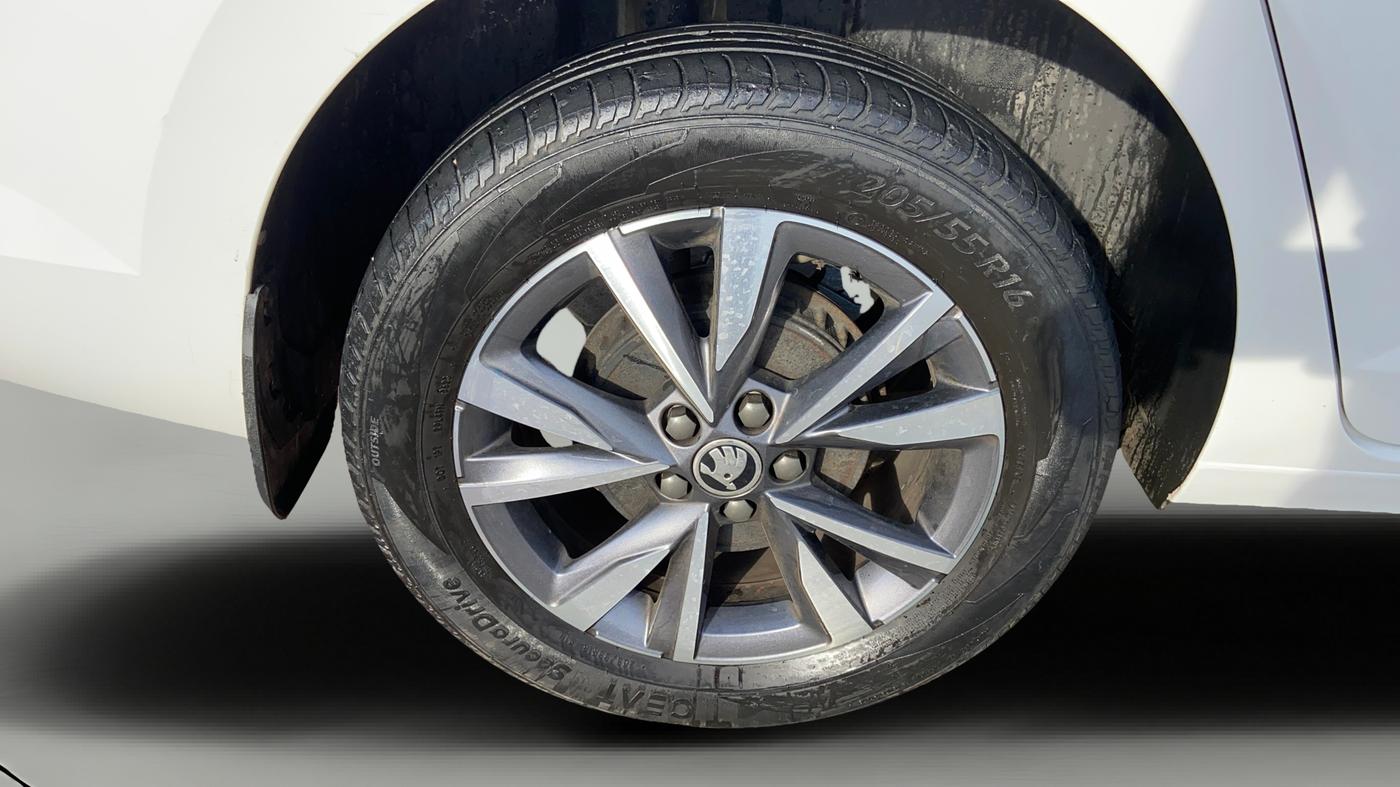 2023 Skoda SLAVIA STYLE 1.0L TSI AT, Petrol, Automatic, 40,673 km, Right Rear Wheel