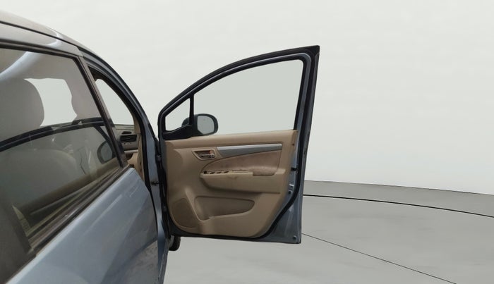 2014 Maruti Ertiga ZXI, CNG, Manual, 47,925 km, RHS Front Door