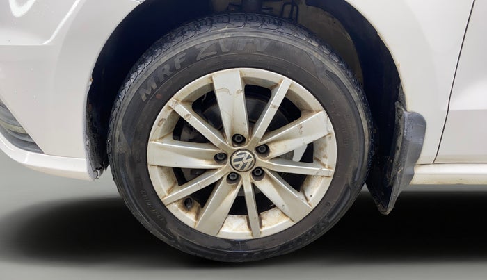 2016 Volkswagen Ameo HIGHLINE1.2L, Petrol, Manual, 65,419 km, Left Front Wheel