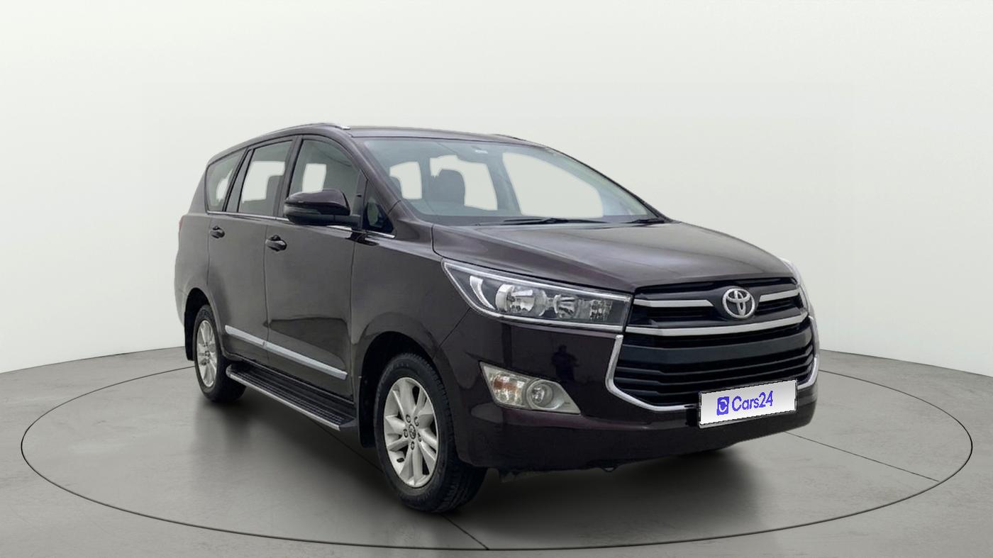 2018 Toyota Innova Crysta 2.4 GX 8 STR, Diesel, Manual, 28,379 km, Right Front Diagonal
