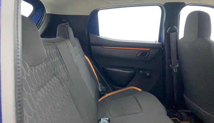 2017 Renault Kwid CLIMBER 1.0 AMT, Petrol, Automatic, 39,733 km, Right Side Rear Door Cabin