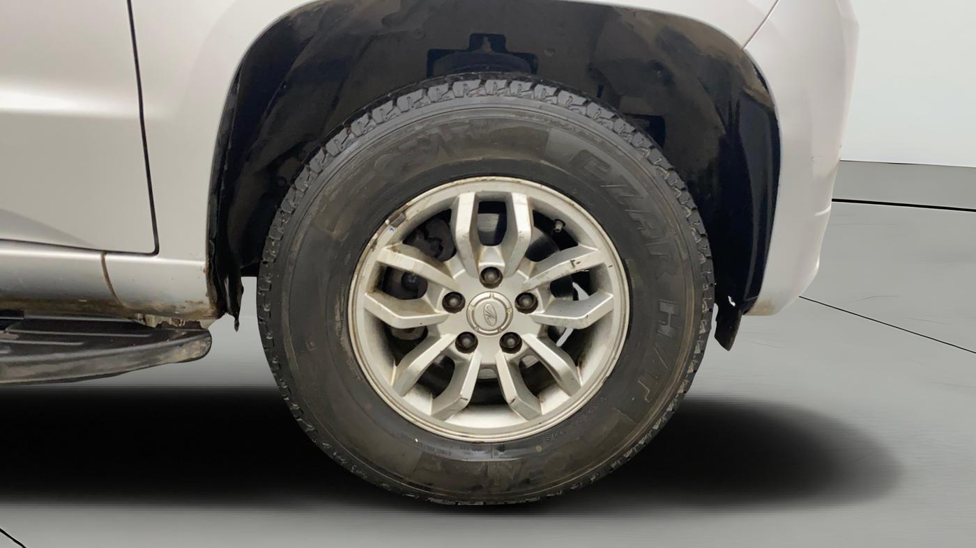 2015 Mahindra TUV300 T8, Diesel, Manual, 51,720 km, Right Front Wheel