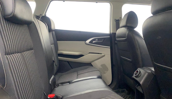 2022 KIA CARENS PRESTIGE PLUS 1.5 DIESEL 7 STR, Diesel, Manual, 35,085 km, Right Side Rear Door Cabin