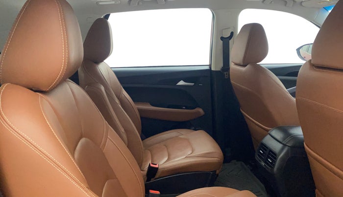 2021 MG HECTOR PLUS SHARP 1.5 PETROL TURBO CVT 6-STR, Petrol, Automatic, 32,712 km, Right Side Rear Door Cabin