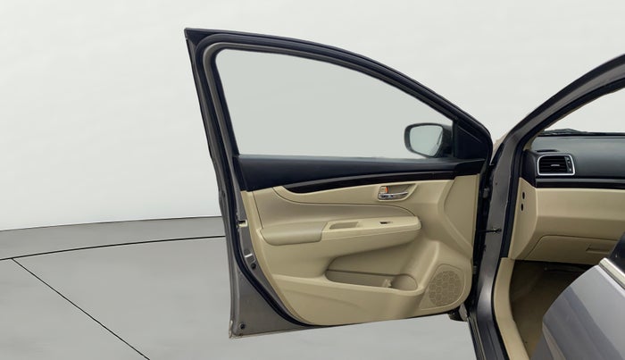 2015 Maruti Ciaz VDI +, Diesel, Manual, 75,134 km, LHS Front Door