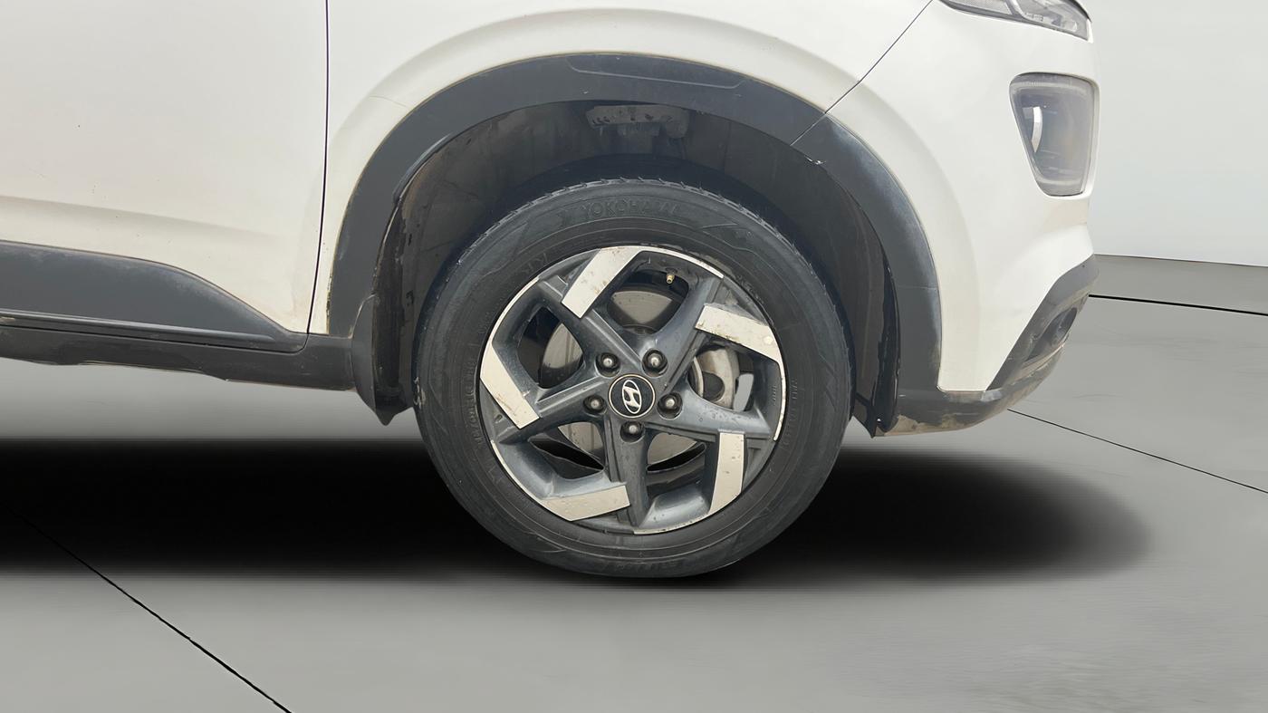 2020 Hyundai VENUE SX 1.5 CRDI, Diesel, Manual, 1,01,944 km, Right Front Wheel