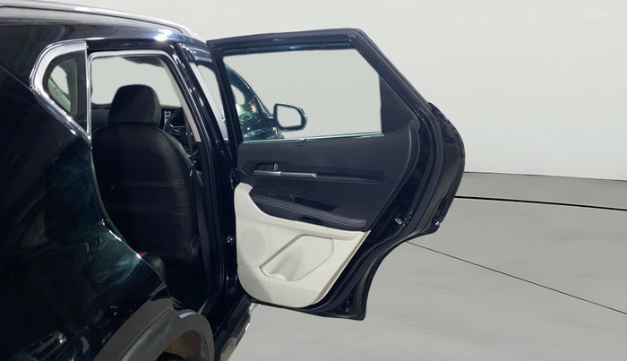 2023 KIA SONET HTX Anniversary Edition 1.5 iMT, Diesel, Manual, 11,107 km, RHS Rear Door