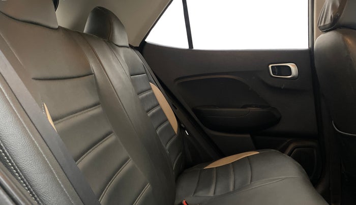 2019 Hyundai VENUE S 1.2, Petrol, Manual, 82,853 km, Right Side Rear Door Cabin