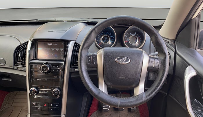 2019 Mahindra XUV500 W11 (O) AWD, Diesel, Manual, 63,104 km, Steering Wheel Close Up