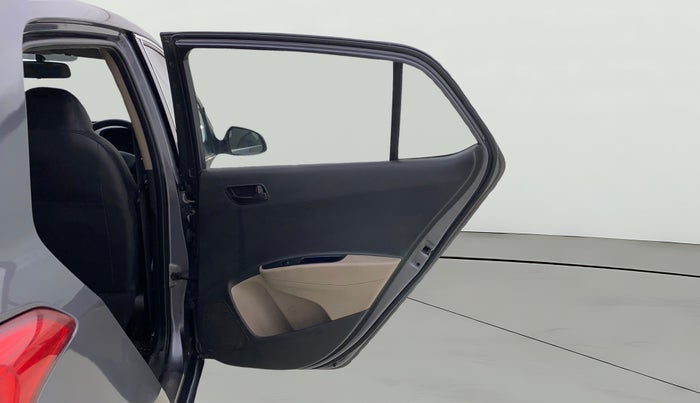 2017 Hyundai Grand i10 MAGNA 1.2 KAPPA VTVT, CNG, Manual, 1,17,518 km, RHS Rear Door