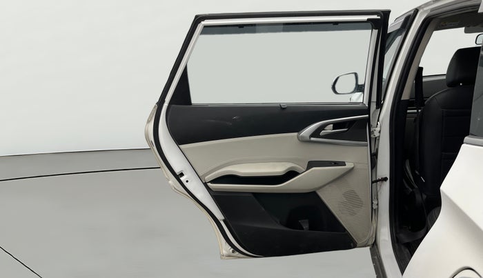 2023 KIA CARENS  PRESTIGE PLUS 1.5 TURBO PETROL DCT 7 STR, Petrol, Automatic, 1,09,018 km, LHS Rear Door