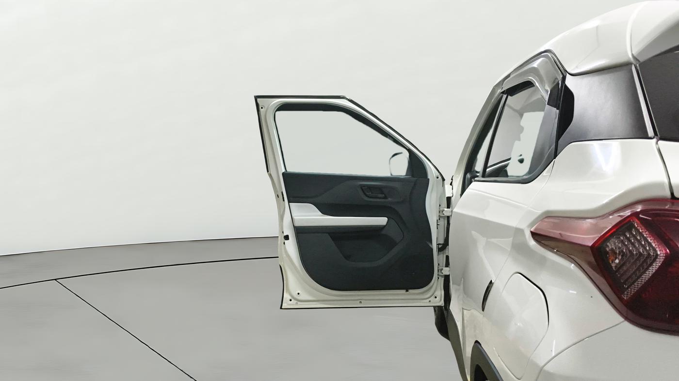 2025 Tata PUNCH PURE MT CNG, CNG, Manual, 29,502 km, LHS Front Door