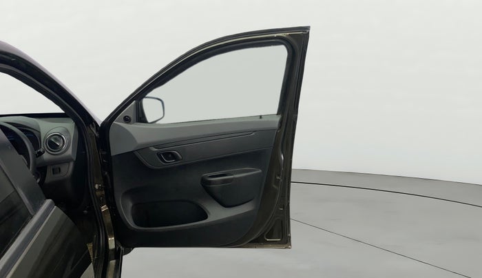 2021 Renault Kwid RXT 1.0 (O), Petrol, Manual, 59,337 km, RHS Front Door