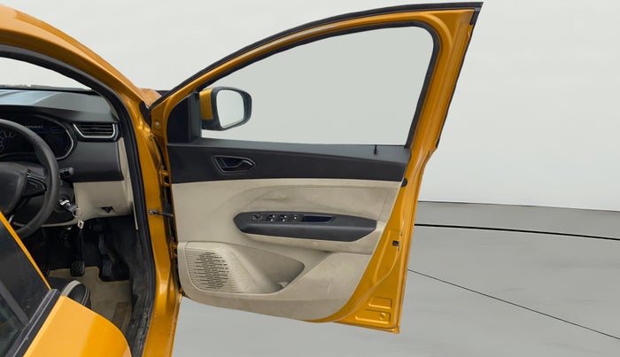 2019 Renault TRIBER RXT, Petrol, Manual, 84,291 km, RHS Front Door