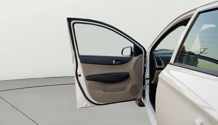 2013 Hyundai i20 MAGNA (O) 1.2, Petrol, Manual, 96,014 km, LHS Front Door