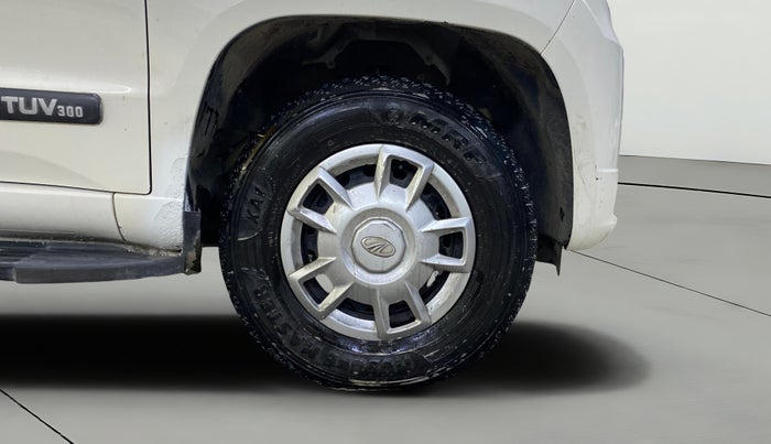 2018 Mahindra TUV300 T6 PLUS, Diesel, Manual, 57,016 km, Right Front Wheel
