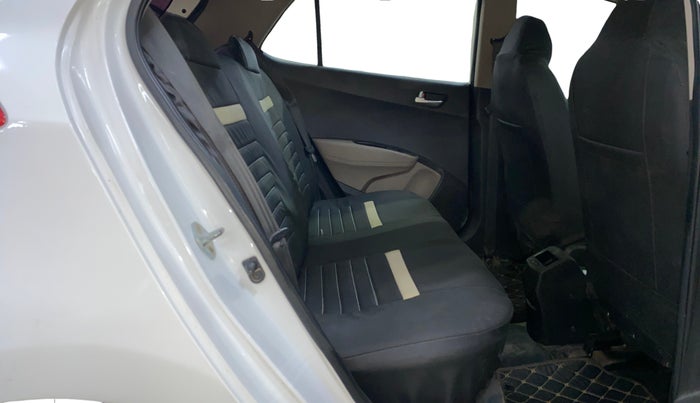 2016 Hyundai Grand i10 SPORTZ 1.2 KAPPA VTVT, Petrol, Manual, 94,743 km, Right Side Rear Door Cabin