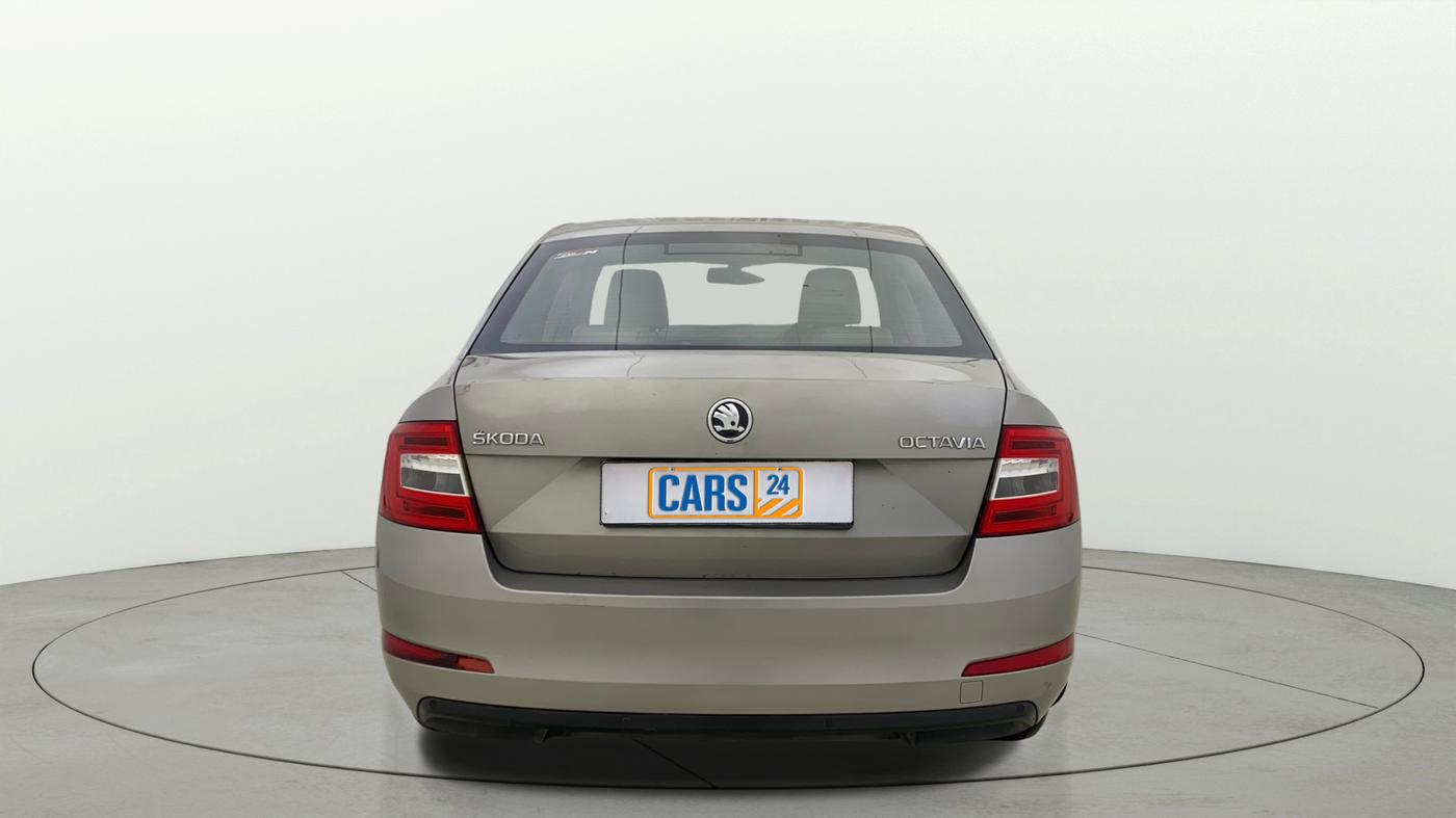 2014 Skoda Octavia AMBITION 1.4 TSI, Petrol, Manual, 1,00,802 km, Back/Rear