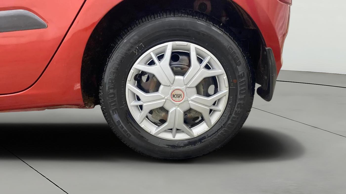 2013 Hyundai i10 MAGNA 1.2, Petrol, Manual, 1,03,426 km, Left Rear Wheel