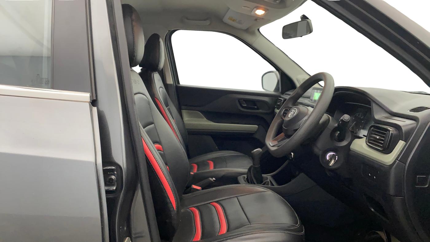 2023 Tata PUNCH ADVENTURE MT, Petrol, Manual, 34,941 km, Right Side Front Door Cabin