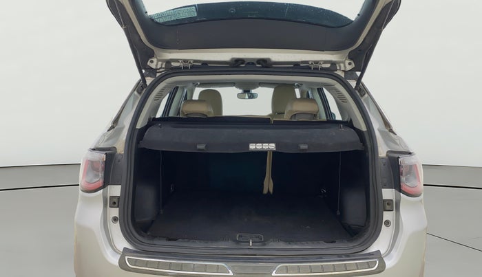 2017 Jeep Compass LIMITED 2.0 DIESEL, Diesel, Manual, 1,06,428 km, Boot Open Zoomed View