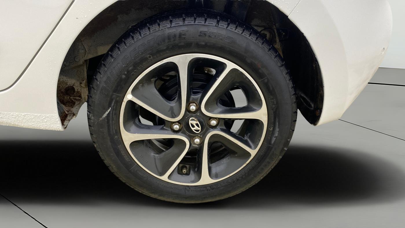 2017 Hyundai Grand i10 SPORTZ (O) AT 1.2 KAPPA VTVT, Petrol, Automatic, 84,158 km, Left Rear Wheel