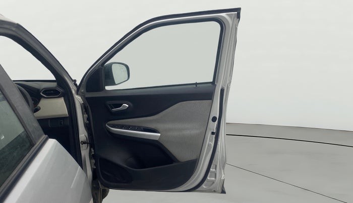 2022 Nissan MAGNITE XV MT, Petrol, Manual, 10,122 km, RHS Front Door