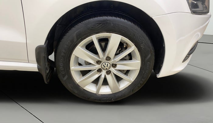 2017 Volkswagen Polo HIGHLINE1.2L, Petrol, Manual, 86,066 km, Right Front Wheel