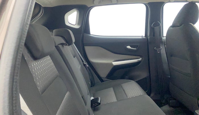 2022 Nissan MAGNITE XV MT, Petrol, Manual, 23,789 km, Right Side Rear Door Cabin