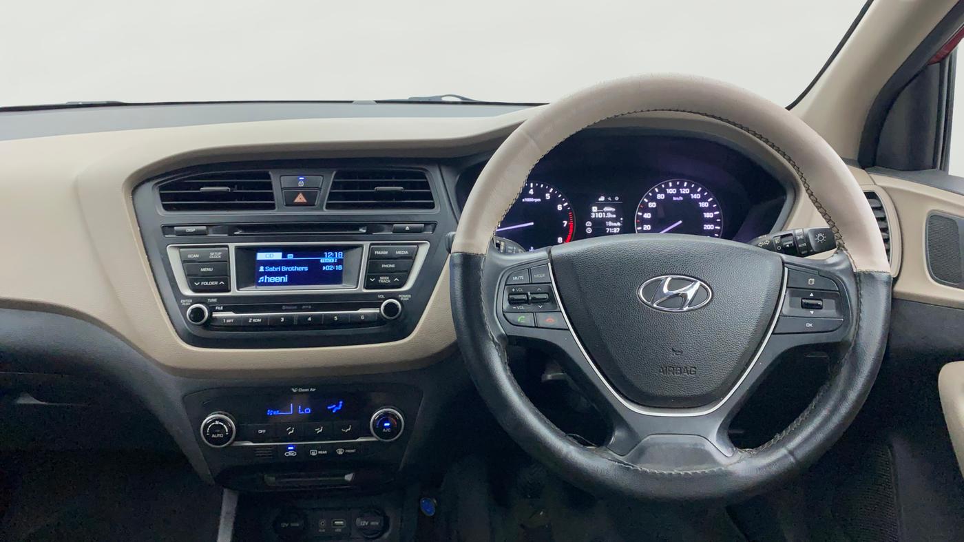2015 Hyundai Elite i20 ASTA 1.2, Petrol, Manual, 1,18,904 km, Steering Wheel Close Up
