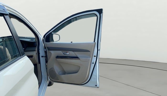 2020 Maruti Ertiga VXI SHVS, Petrol, Manual, 87,675 km, RHS Front Door