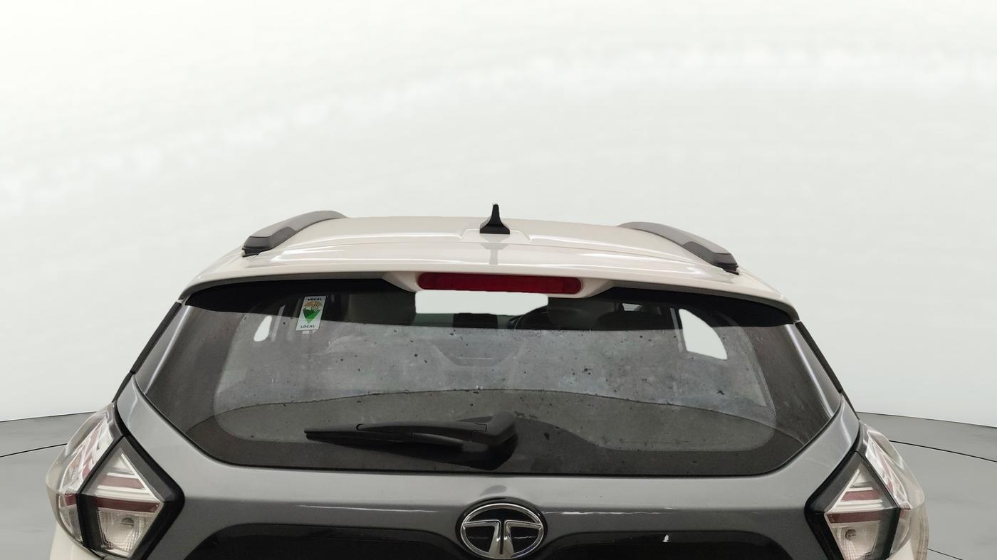 2022 Tata NEXON XZA PLUS (PREMIUM) KAZIRANGA PETROL, Petrol, Automatic, 58,444 km, Rear Windshield