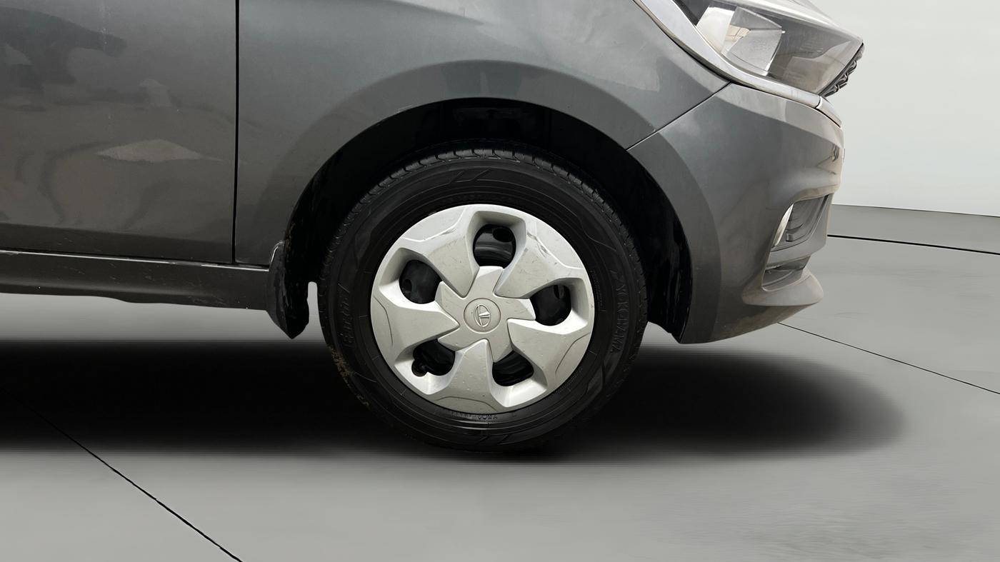 2022 Tata TIGOR XZ CNG, CNG, Manual, 67,972 km, Right Front Wheel