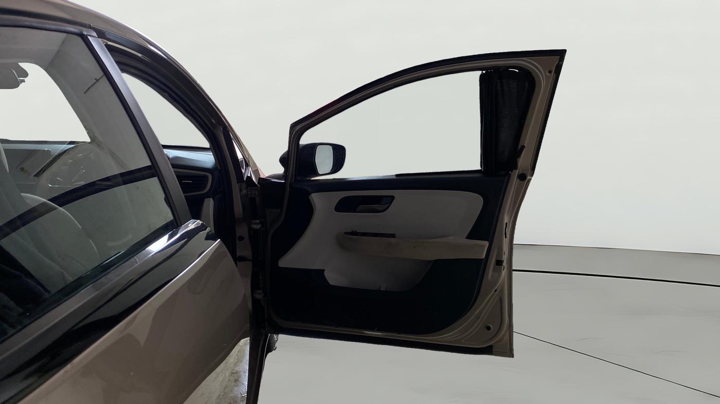 2025 Tata ALTROZ Accomplished Plus S Petrol 6DCT, Petrol, Automatic, 35,037 km, RHS Front Door