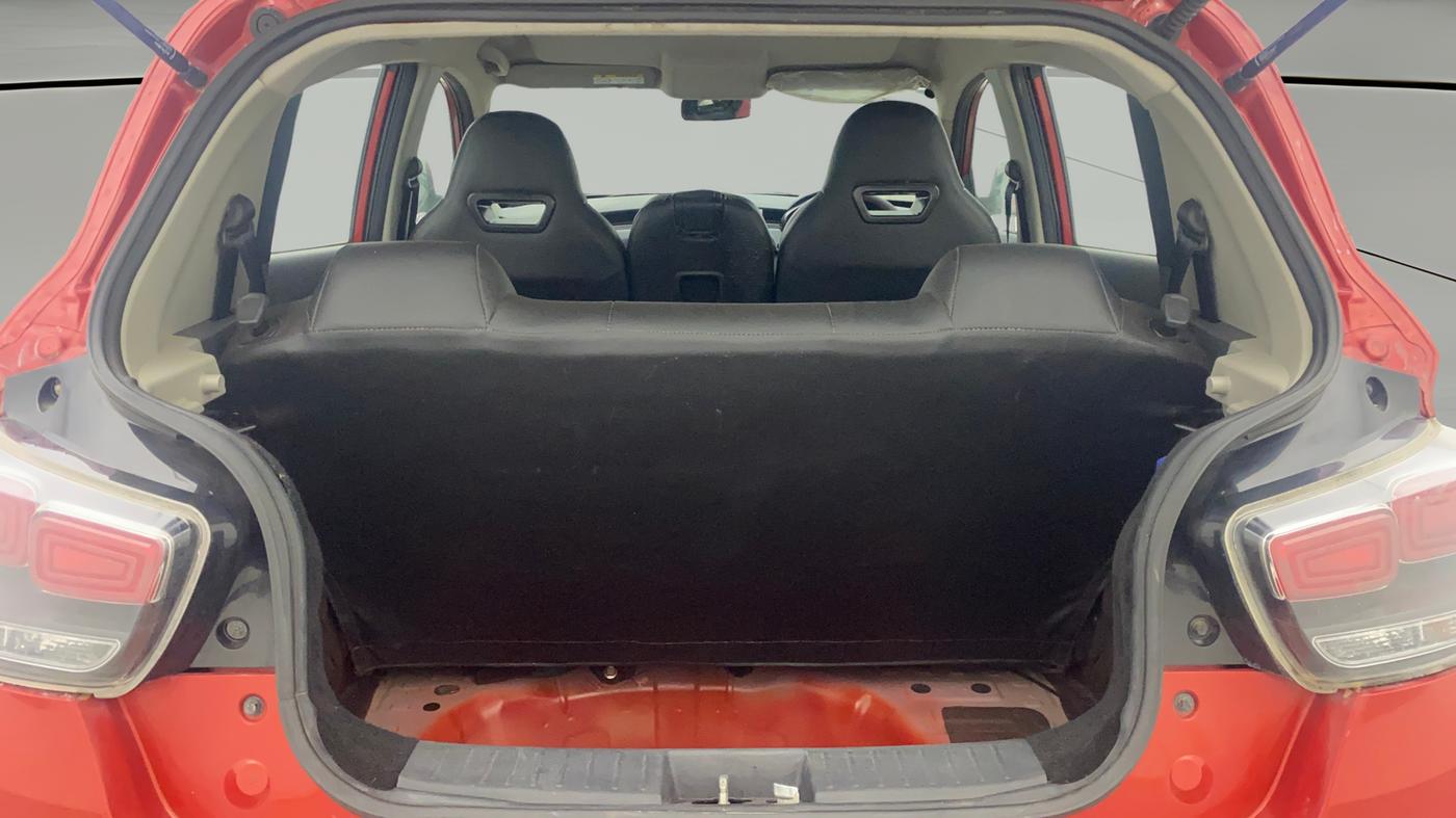 2018 Mahindra KUV 100 NXT K4+ P 6 STR, Petrol, Manual, 15,959 km, Boot Open Zoomed View