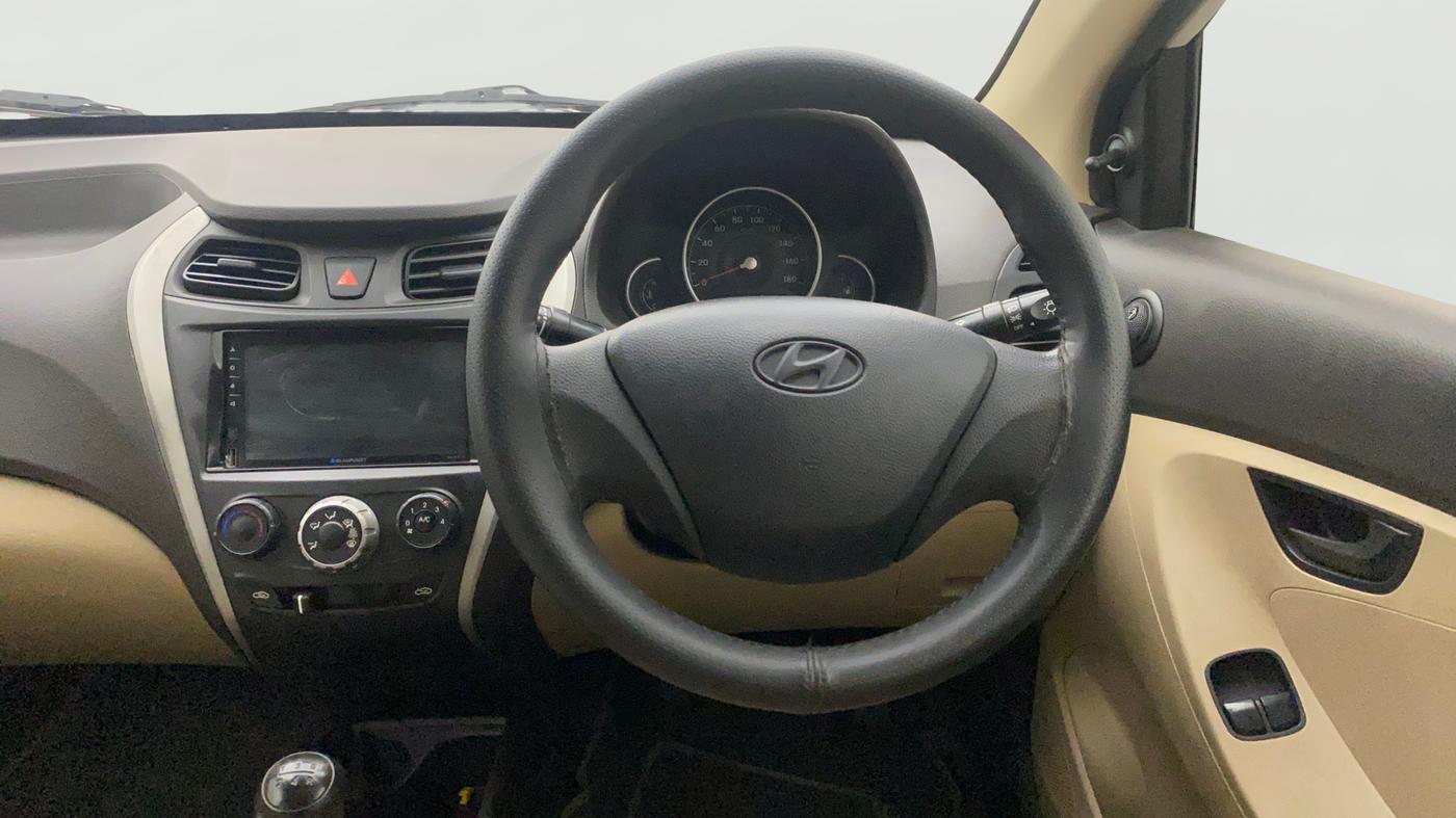 2017 Hyundai Eon MAGNA +, Petrol, Manual, 62,400 km, Steering Wheel Close Up