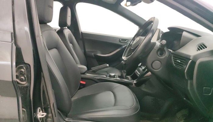 2022 Tata NEXON XZ PLUS (PREMIUM) DIESEL DARK EDITION, Diesel, Manual, 50,274 km, Right Side Front Door Cabin